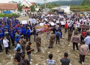 Foto : Saat peserta PPPK Kerinci yang dizalimi Demo menuntut ke adilan di kantor bupati Kerinci